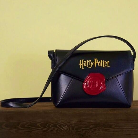 HALLOWEEN SALE Black Leather Harry Potter Hogwarts Letter Crossbody Purse - Picture 2 of 7